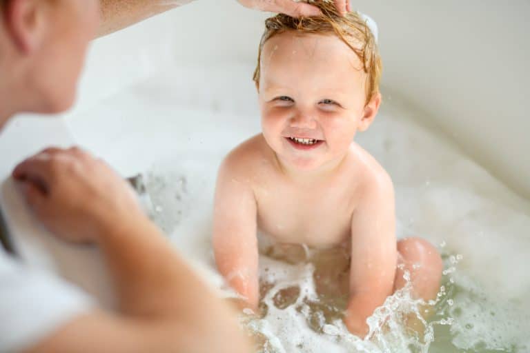Shampoo without microplastics